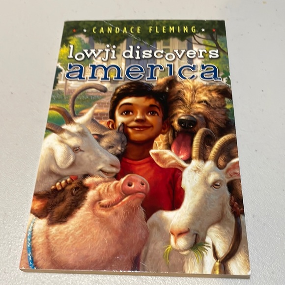 Lowji Discovers America by Candace Fleming - Picture 1 of 3